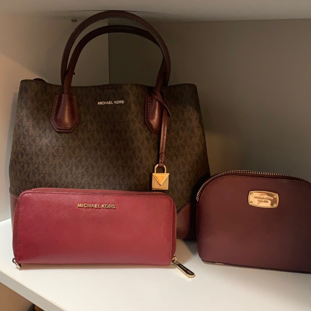 Michael Kors tote with makeup bag and wallet